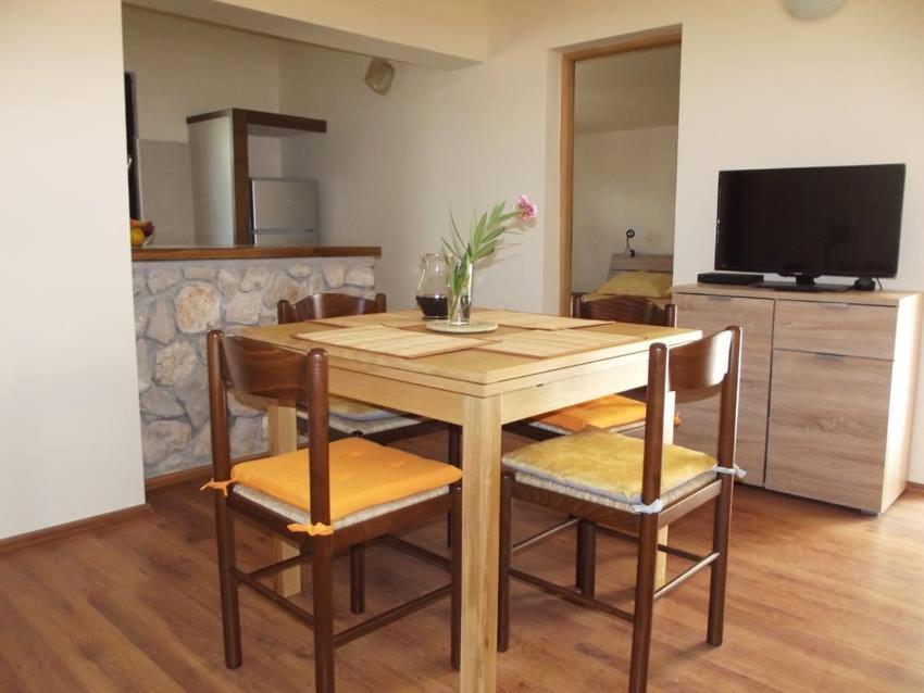 פירובאץ Apartmani Juliska מראה חיצוני תמונה