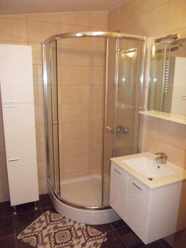 פירובאץ Apartmani Juliska מראה חיצוני תמונה