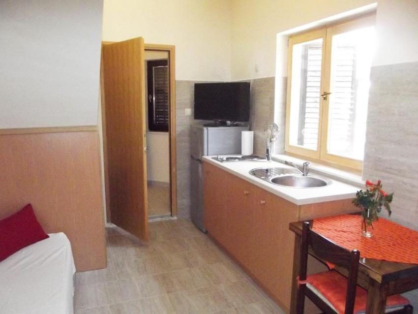פירובאץ Apartmani Juliska מראה חיצוני תמונה